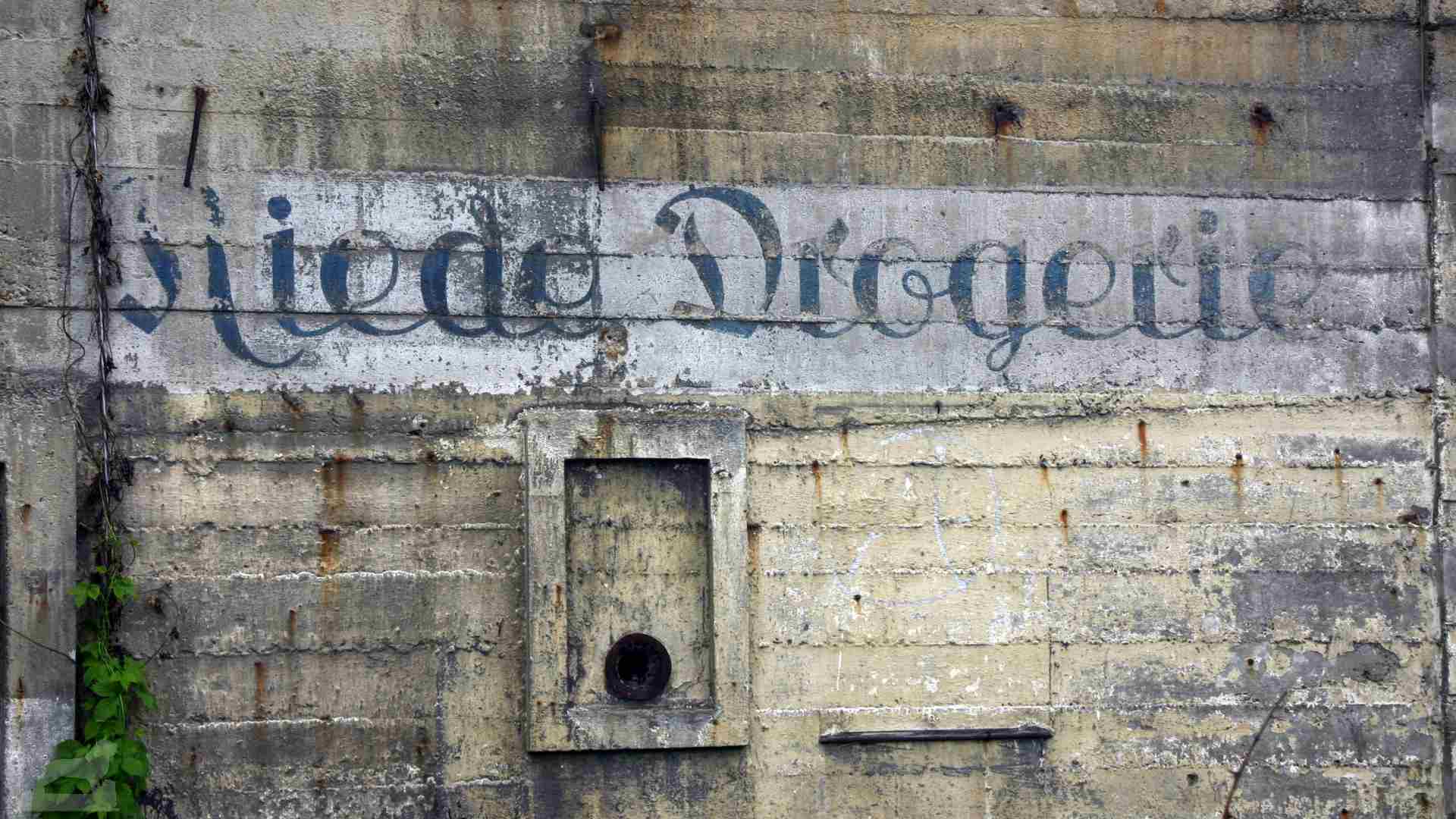 ehemalige Riede-Drogerie am Bunker Kralenriede