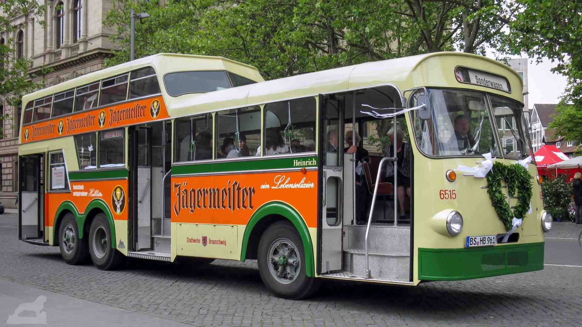 Büssing-Doppeldeckerbus in der Münzstraße