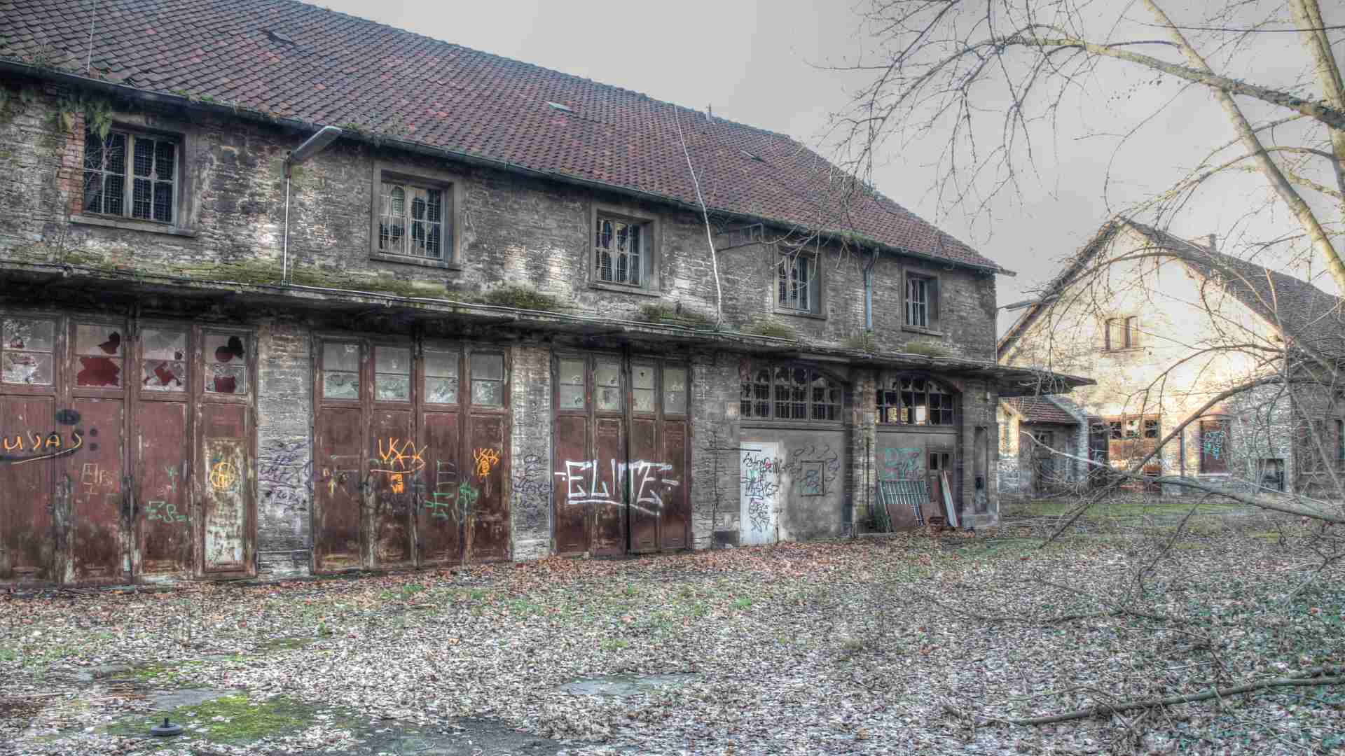 Ruine der Klosterdomaine an der Leonhardstraße
