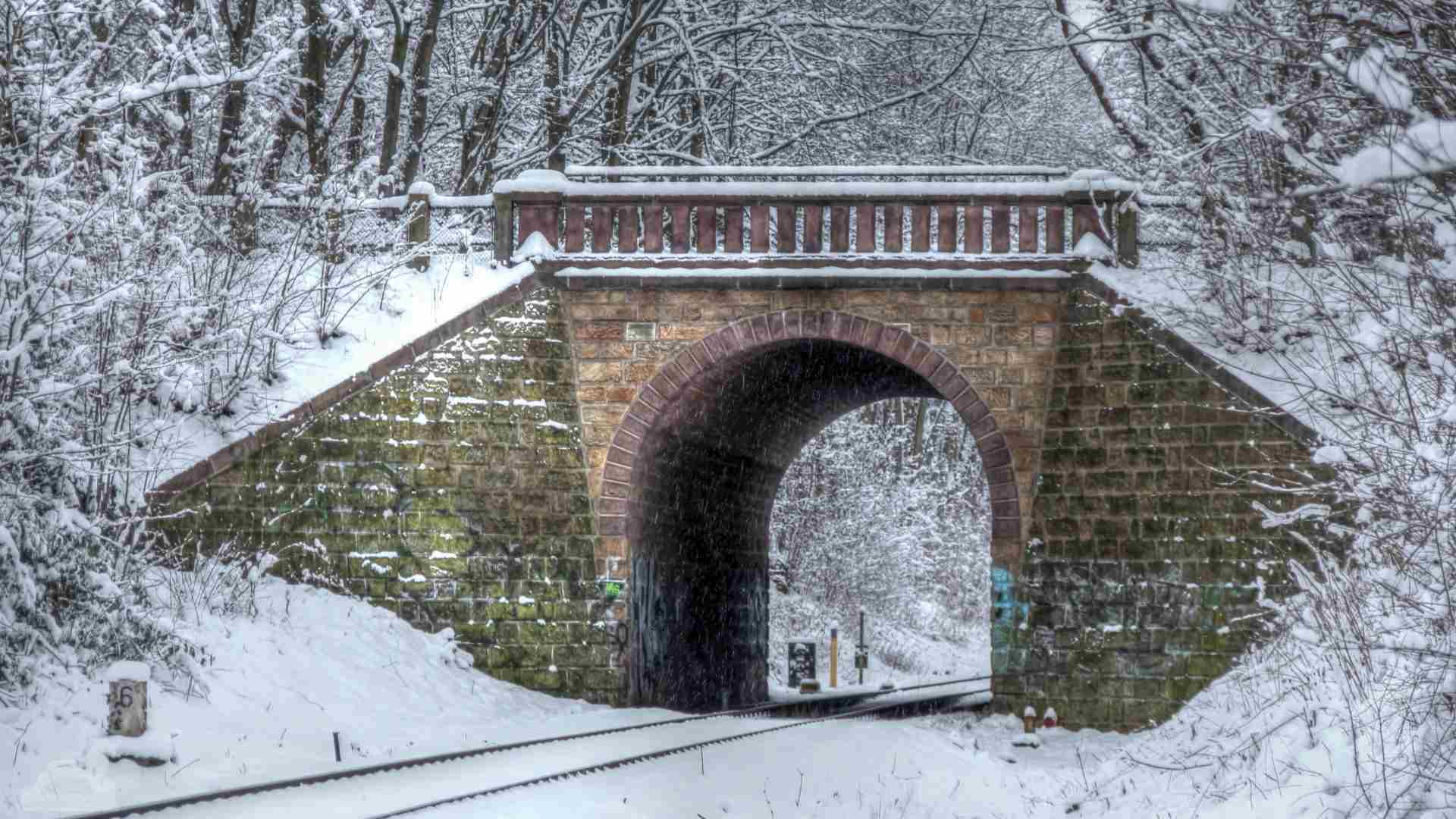 Eisenbahnbrücke an der Ebertalleee