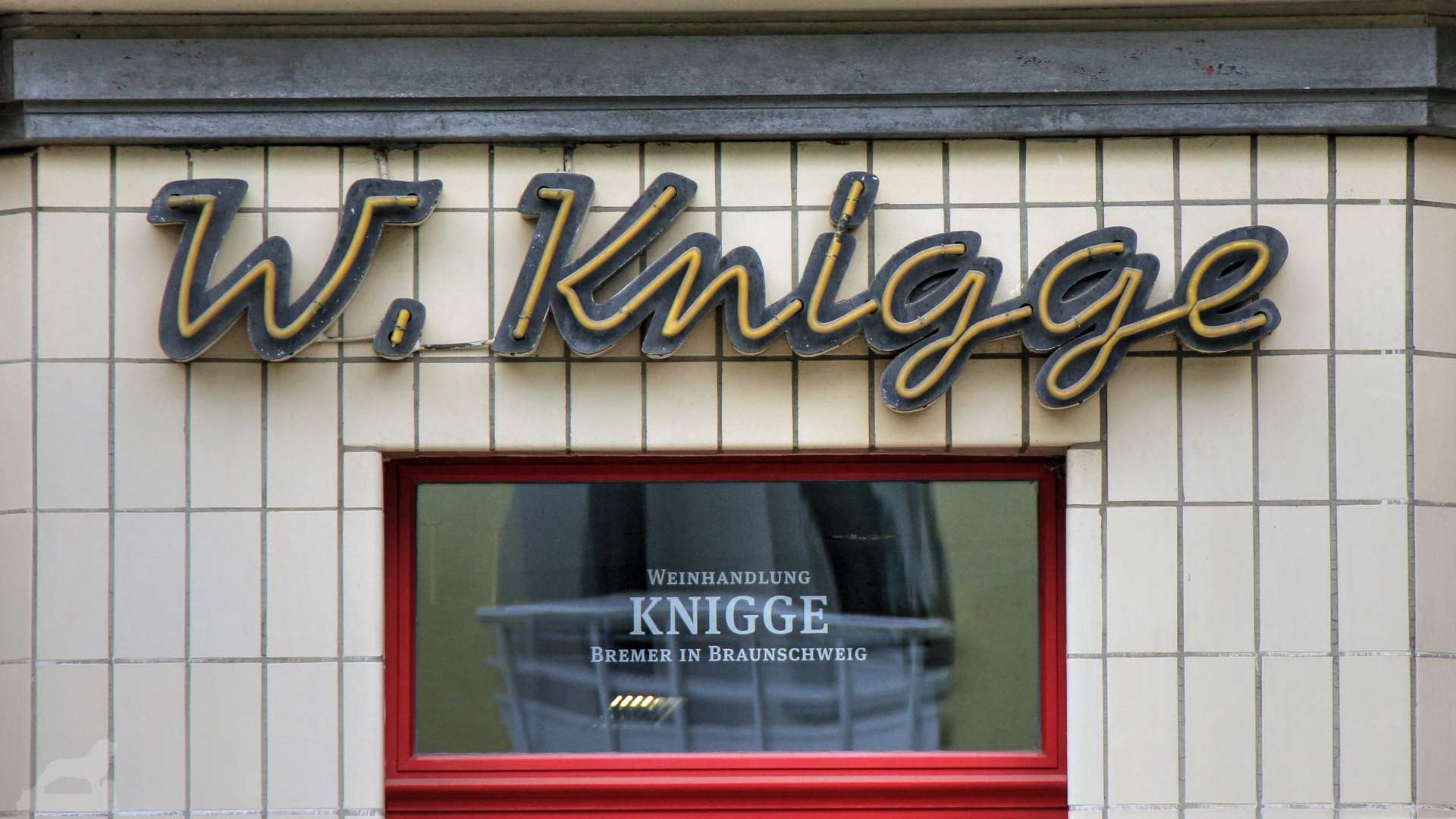 ehemalige Weinhandlung W. Knigge an der Ecke Schillstraße-Kapellenstraße