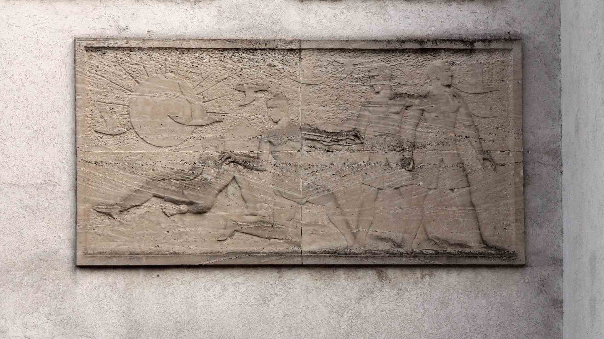 Relief an der Kindertagesstätte Nietzsche-Straße