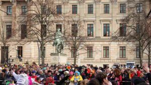 Karnevalsumzug Schoduvel 2023 - Schloßplatz