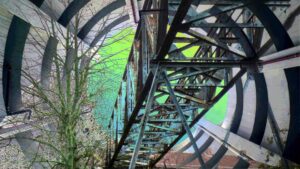 Die Spargelbrücke führt durch die Karstadt-Parkhausspindel