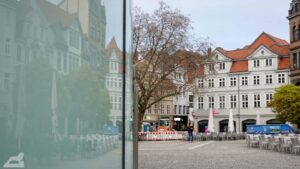 Spiegelung des Kohlmarkts im Suppenpavillon