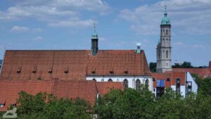 St. Ulrici-Brüdern mit Turm der Andreaskirche