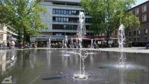 Brunnen am Platz der Deutschen Einheit