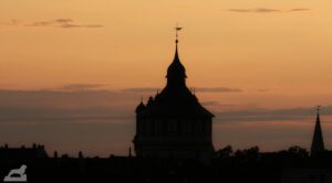 Der Wasserturm am Giersberg im Abendlicht