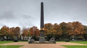 Der Löwenwall-Obelisk