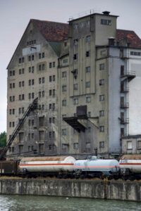 ehemalige Getreidespeicher der WTAG-Rhenus im Hafen