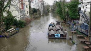 hochwasser führende Oker an der Magnitorbrücke (Dezember 2023)