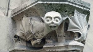 Drachenfigur an St. Andreas