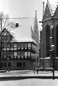 ehemaliges Rüniger Zollhaus und St. Martini am Altstadtmarkt