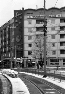 Bohlweg (Januar 2001), noch mit Zaun am Straßenbahngleis