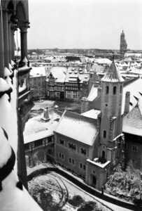 Blick vom Rathausturm auf die Burg Dankwarderode (Januar 2001)