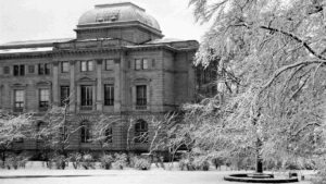 Rückseite des Herzog-Anton-Ulrich-Museums vor Bau des Anbaus (Januar 2001)