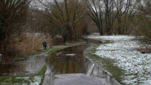 überschwemmter Weg am Südsee (Januar 2024)