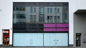 leerstehendes Geschäftshaus am Damm