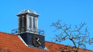 Turmuhr der Grundschule Querum