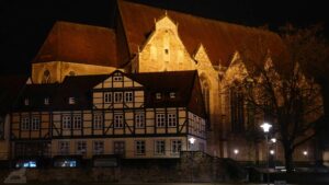 Leisewitzhaus und St. Ägidien bei Nacht