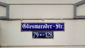 Altes Straßenschild in der Gliesmaroder Straße