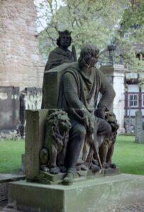 Skulptur im ehem. Kloster St. Ägidien