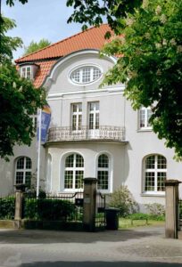 Felmy-Villa am Fallersleber Torwall im Mai 2001