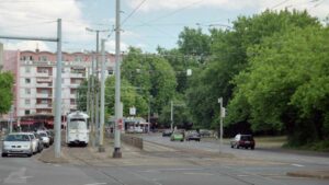 Bohlweg mit ehemaligen Schloßpark (2003) im Juni 2003