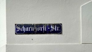 Altes Straßenschild in der Scharnhorststraße