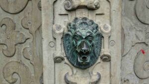 Löwenkopf am Kohlmarktbrunnen