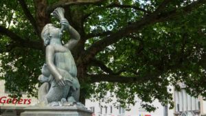 Tritonen am Kohlmarktbrunnen