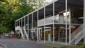Studierendenhaus • Student*Innenhaus - Studenten • Studentinnenhaus