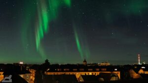 Für den 30.7.2024 wurden in der Presse eine Chance auf Polarlichter angekündgt. War leider nix. Also mit Photoshop die Polarlichter selbser gebastelt.