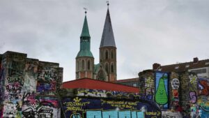 Grafitti in der ehemaligen Markthalle vor St. Katharinen