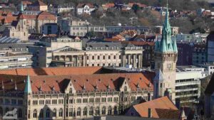 Rathaus-Altbau und Schloß