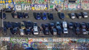 ehemalige Markthalle, jetzt ein Parkplatz