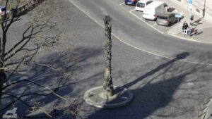 Blick vom Turm des Rathaus auf die Christussäule auf dem Ruhfäutchenplatz