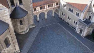 Blick vom Turm des Rathaus auf Domplatz mit Dom und Burg Dankwarderode
