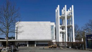 Wolfsburg ♦ Stephanuskirche in Detmerorde (Architekt Alvar Aalto)