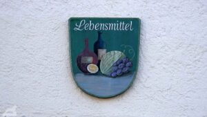 Wolfsburg ♦ Marktplatz Steimker Berg - alte Ladenschilder