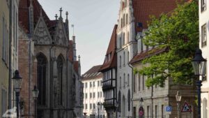 Eiermarkt mit Gewandhaus und Martinitkirche