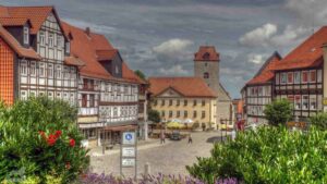 Schöningen ♦ Markt mit Rathaus und St. Vincent