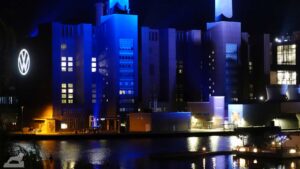 Illumination des VW-Kraftwerks und Hafens anläßlich des 25. Jubiläums der Autostadt