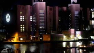 Illumination des VW-Kraftwerks und Hafens anläßlich des 25. Jubiläums der Autostadt