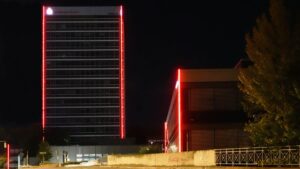 Hochhaus der Branschweiger Landessparkasse (BSLK) bei Nacht