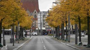 Herbstlicher Bohlweg - hinten: St. Aegidien