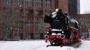 Dampflok 01 1063 am Willy-Brandt-Platz (Nähe Hauptbahnhof)