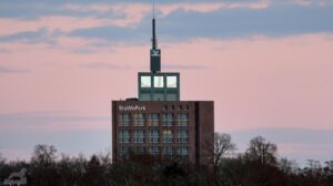 ehemalige Oberpostdirektion ("Toblerone") im BraWo-Park