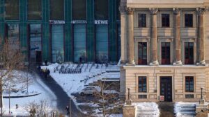 Blick vom Rathausturm auf die Schloß-Arkaden
