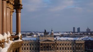 Blick vom Rathausturm auf das Schloß